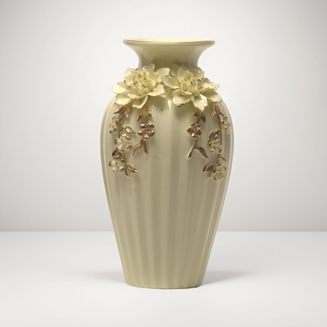 Embellished Vase(White)