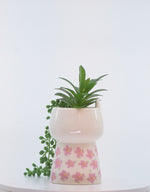 Load and play video in Gallery viewer, Cat Plant Vase (Flower) - Home Decor | Artificial Garden | Ceramic Vase | Cat Vase

